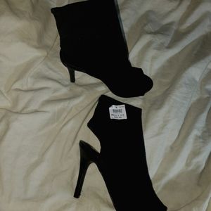 High heel booties (BLK, SIZE 7.5)